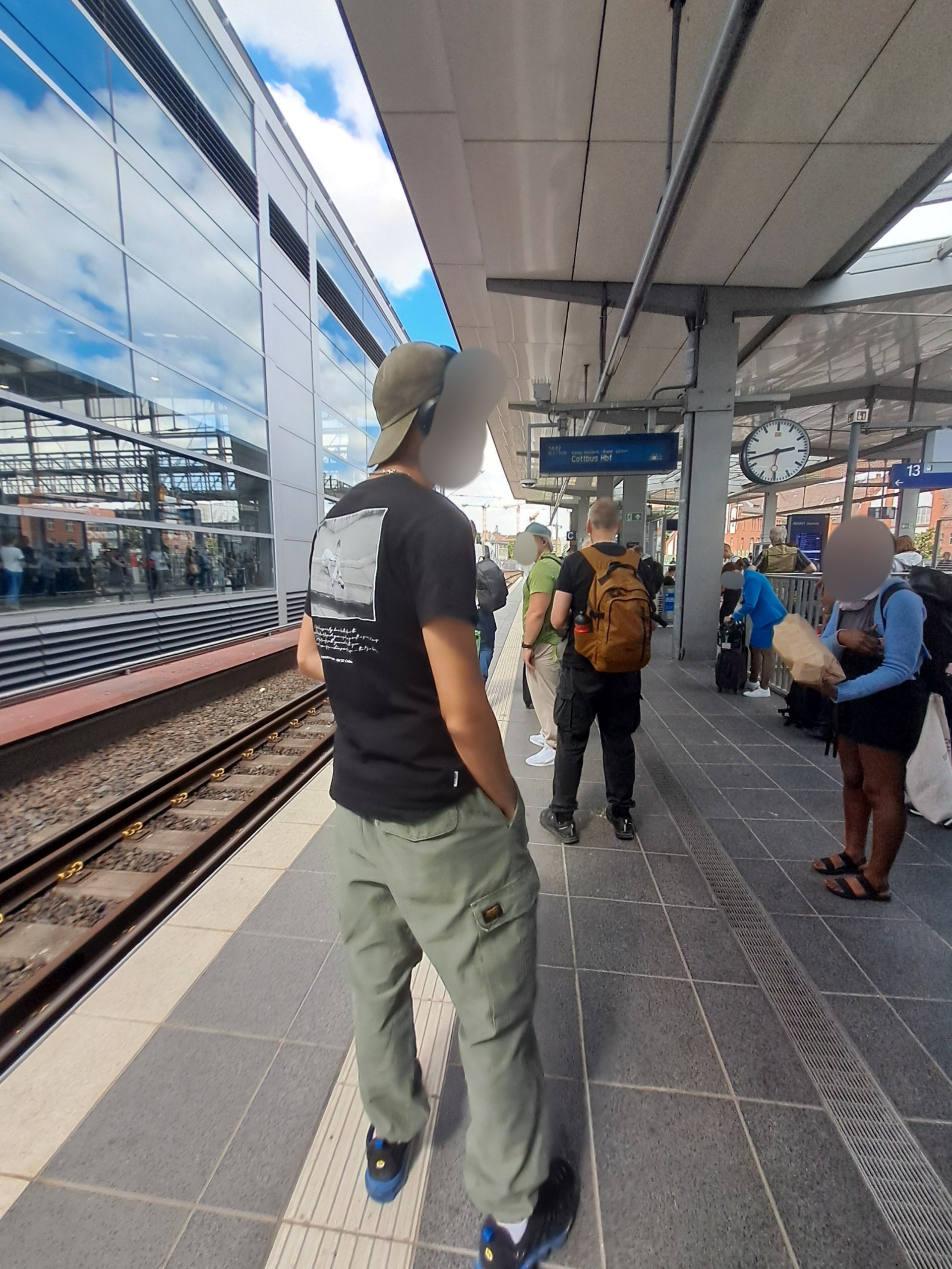Am Bahnsteig Ostkreuz Berlin